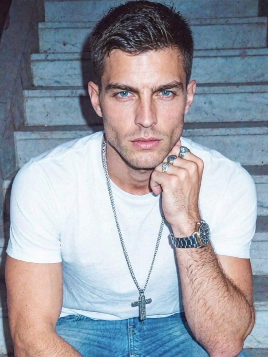 LesBgDuPaf's tweet image. #Model #Modeling #Modelling #Insta #Instagram Y'a pas que les yeux qui ont l'air revolver 🔫🥵🔥 (mr.timurwatts) #LesBgDuPaf #BgAlerte 📺🚨