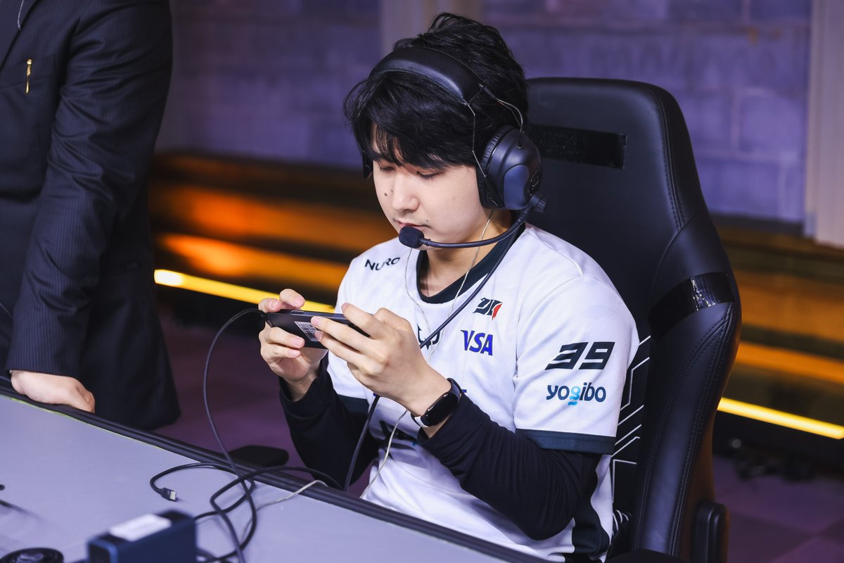 【公式】IdentityⅤ 第五人格eスポーツ事務所 tweet media