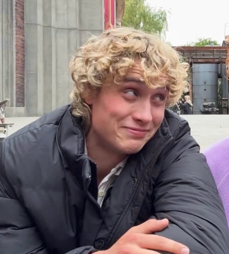 gio 𓅨 SOTR ERA tweet media