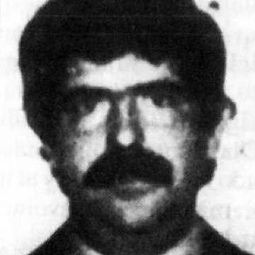 _FundacionVT's tweet image. Siempre en la #memoria. El 17-04-82, VICENTE LUIS GARCERA LÓPEZ, agente @policia, fue asesinado en Pamplona por #ETA. Los etarras dispararon una granada anticarro a la tanqueta que conducía. Falleció en el hospital provincial. Tenía 29 años.
rtve.es/memoriadevida/…