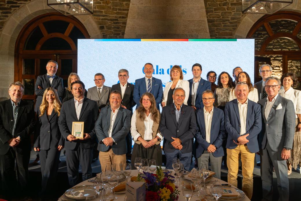 empresacat's tweet photo. 📌 Gala dels Càmpings Catalans

El @consellerSamper participa en la trobada anual que aplega el sector del càmping a Catalunya, amb professionals de l’Estat i d’Europa, autoritats i més d’una trentena d’empreses proveïdores de referència. https://t.co/68ugS4Vvzd