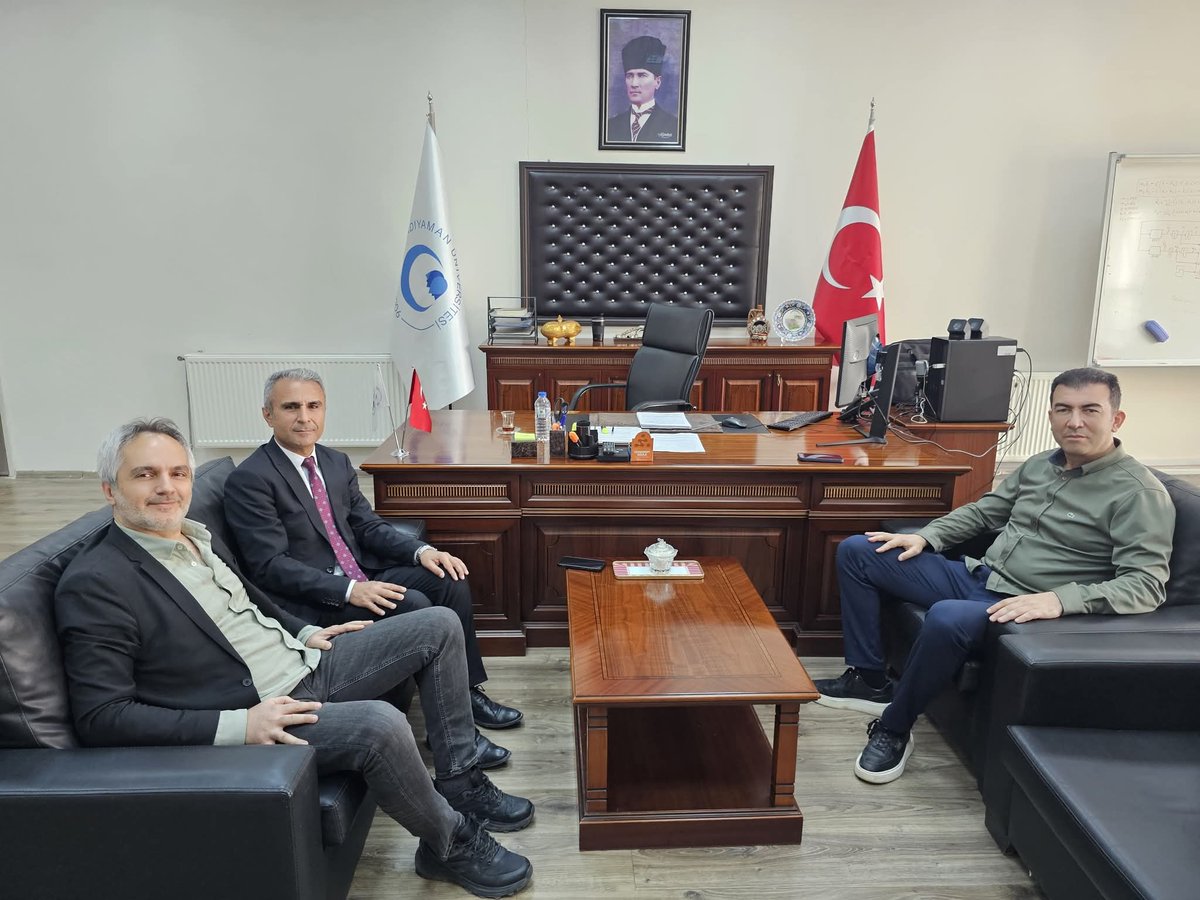 Adıyaman Ünivesitesi Mühendislik Fakültesi Dekanı Sayın Prof Dr Cem Onat beyi Mimarlık Fakültesi Dekanı Sayın Prof Dr Yavuz Demirci bey ile birlikte ziyaret ettik. Misafirperverliğinden dolayı kendilerine çok teşekkür ediyorum.
