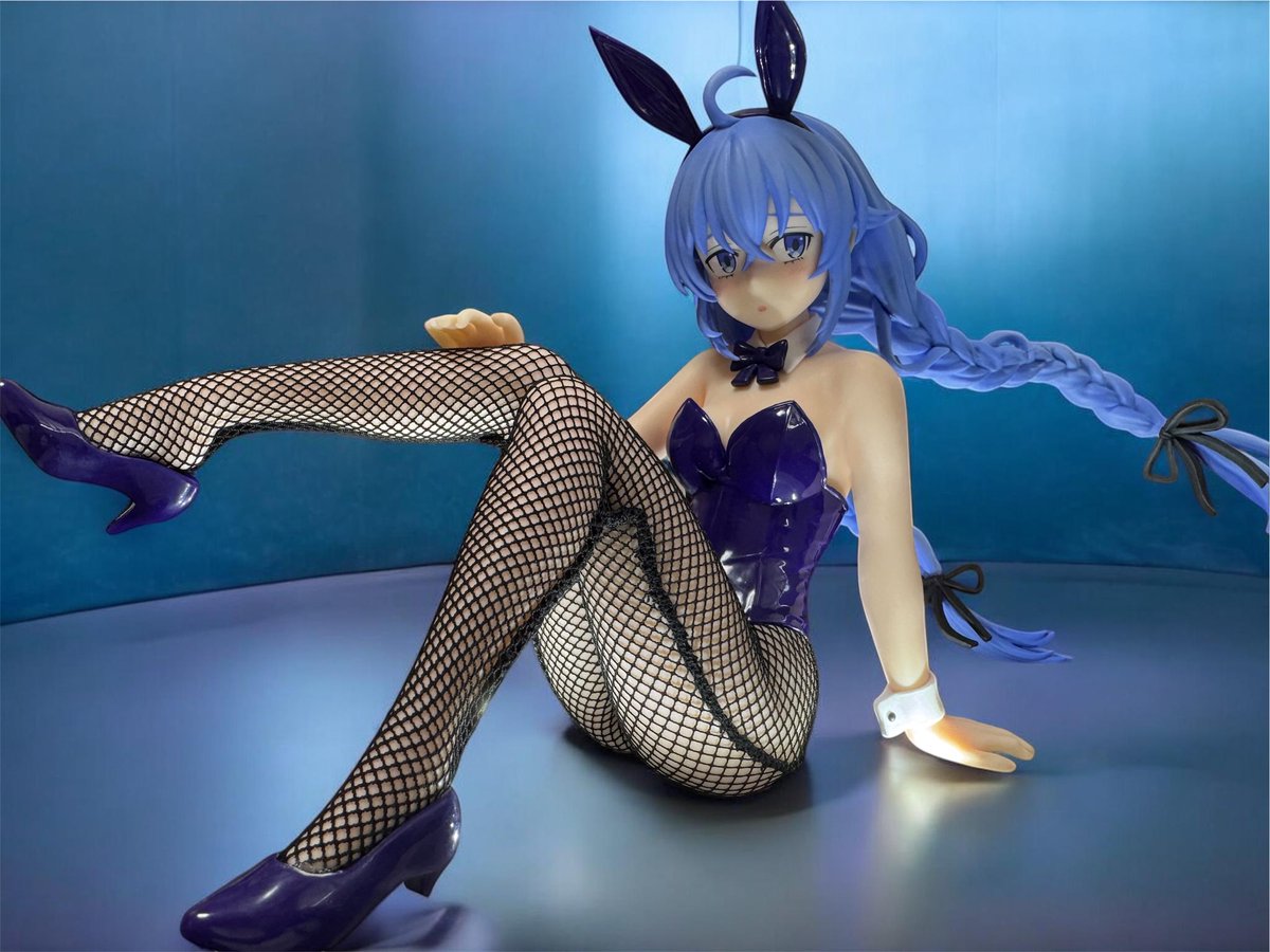 TeamLea69084021's tweet photo. 無職転生 フィギュア ロキシー・ミグルディア バニーVer.

頭と胴体は分割されてブリスターに入ってます。
結構大きいです💦

次は原作に出てくる普通の衣装でお願いします🙇 https://t.co/VlmL3HZUy8