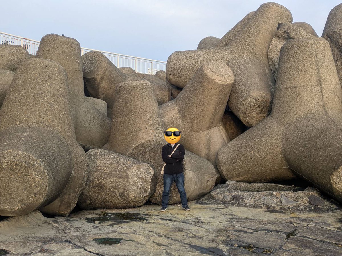 まかろん tweet media