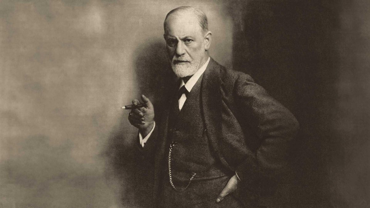 teatrolafenice's tweet image. Nel 1856 nasceva Freud. Con rigore scientifico svelò ciò che gli artisti intuivano: dietro bellezza, passioni e virtù scorrono profondità psichiche dimostrabili. Uno scandalo per molti capire che dietro la Bellezza si potevano celare insidie buie come notti d'inverno

#6maggio