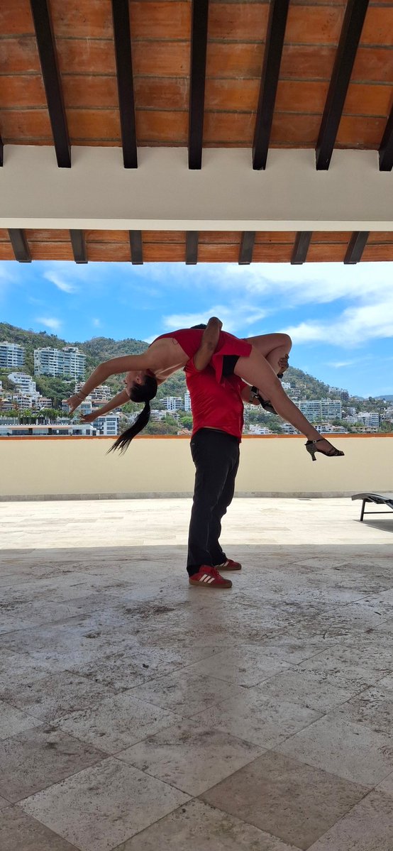 iandalon's tweet image. Ensayo de #baile para el Pata Salada Fest 2026 con vestuario.
#Dance Rehearsal for the Pata Salada Fest 2026 with costumes. 
Répétition de #danse pour le Pata Salada Fest 2026 avec des costumes.
#PuertoVallarta.
facebook.com/share/p/1Aexuk…