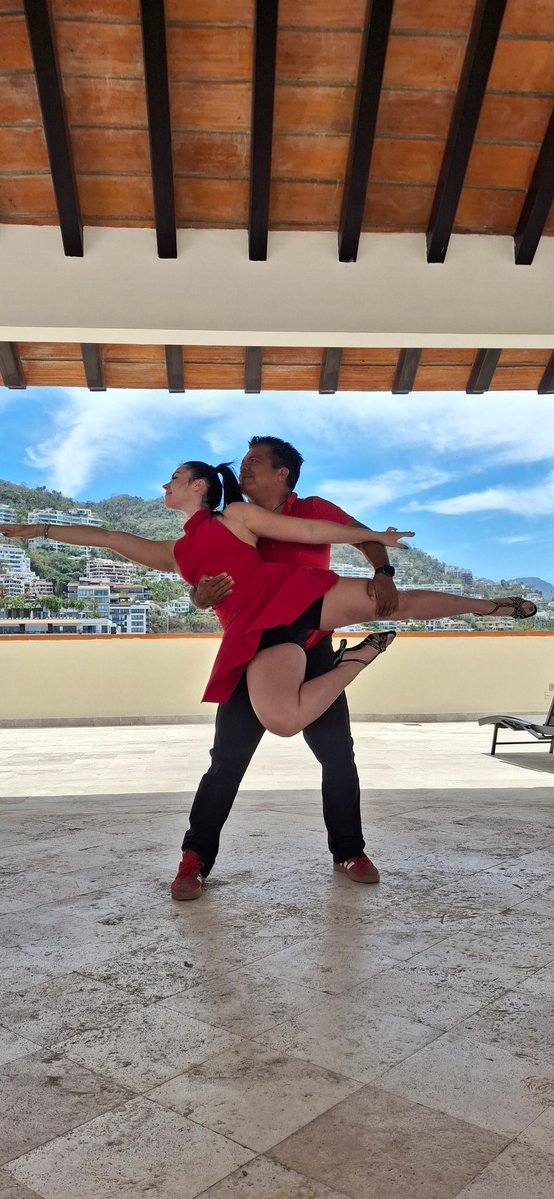 iandalon's tweet image. Ensayo de #baile para el Pata Salada Fest 2026 con vestuario.
#Dance Rehearsal for the Pata Salada Fest 2026 with costumes. 
Répétition de #danse pour le Pata Salada Fest 2026 avec des costumes.
#PuertoVallarta.
facebook.com/share/p/1Aexuk…