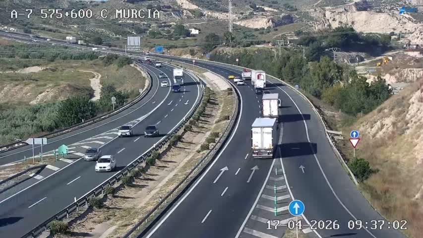 DGTes's tweet photo. 📢🔴En Murcia, un accidente complica la entrada por la A-7, en Cobatillas.

➡️Incidente en el P.K. 562.
➡️Hasta 2km de retenciones. https://t.co/k7rX4T2DRr