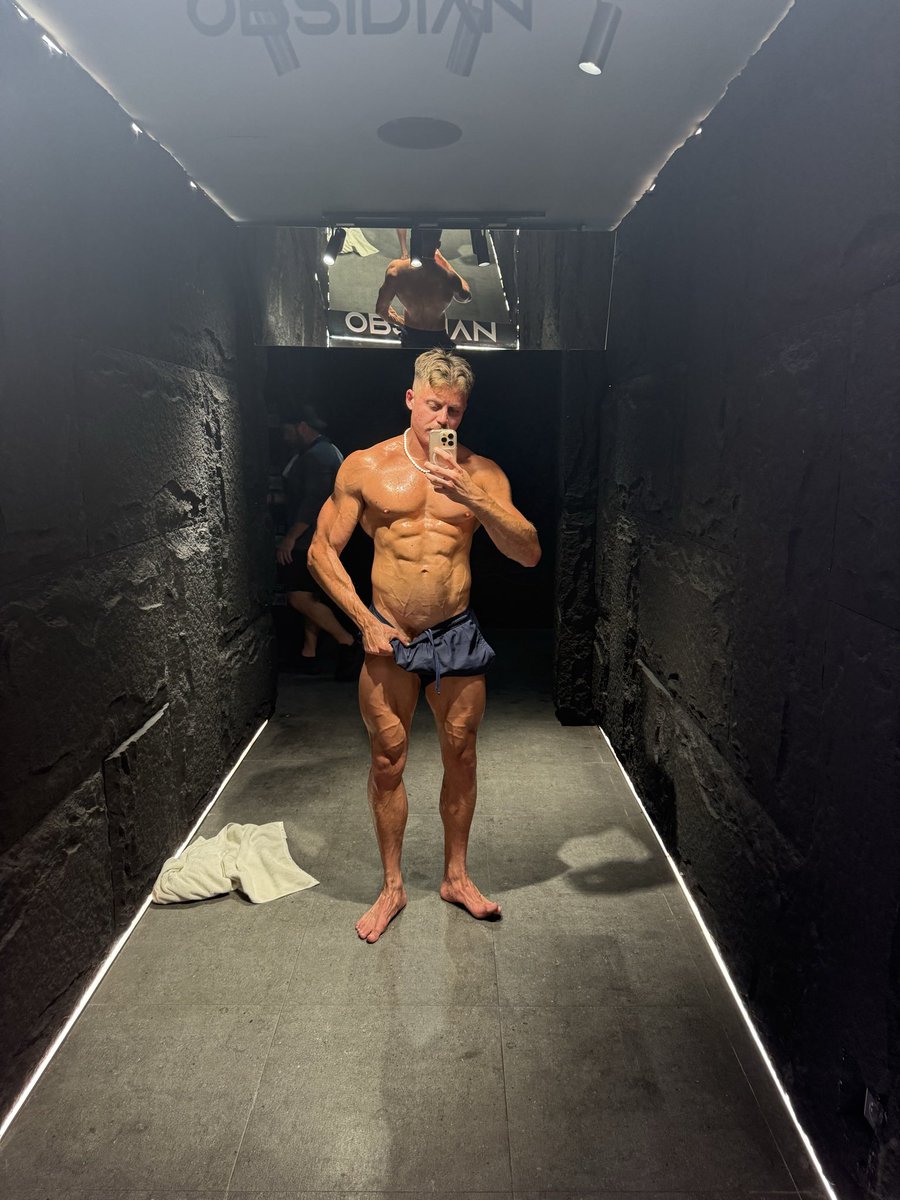 Kuky__Real's tweet photo. Who wanna join sauna with me ? https://t.co/HaevD6zHA5