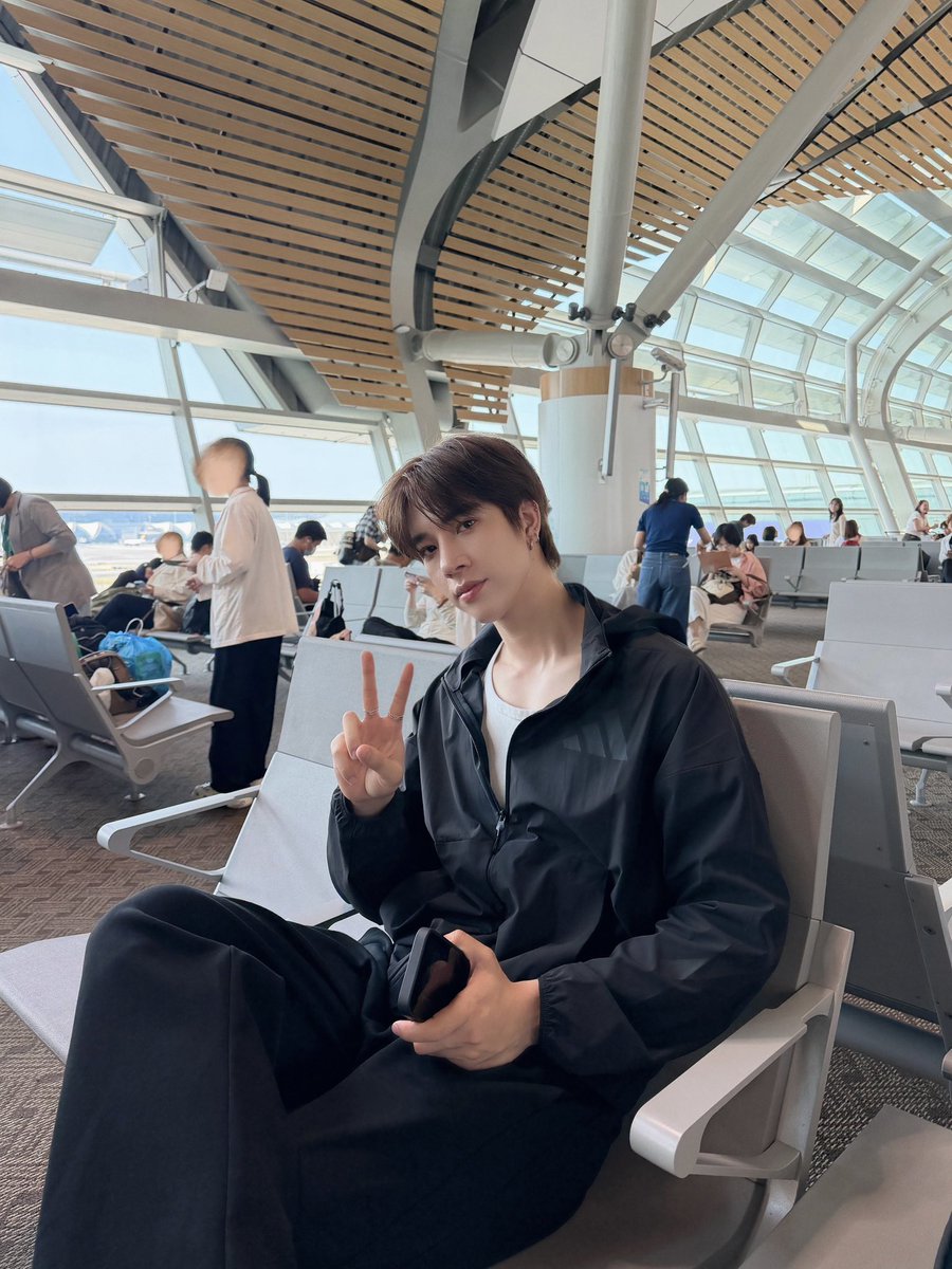แฟรงค์กำลังเดินทางไปที่ประเทศจีน แฟนๆรอเจอกันอยู่มั้ยย??
到时候见，我很期待与您见面。🤍🇨🇳 #frankthanatsaran