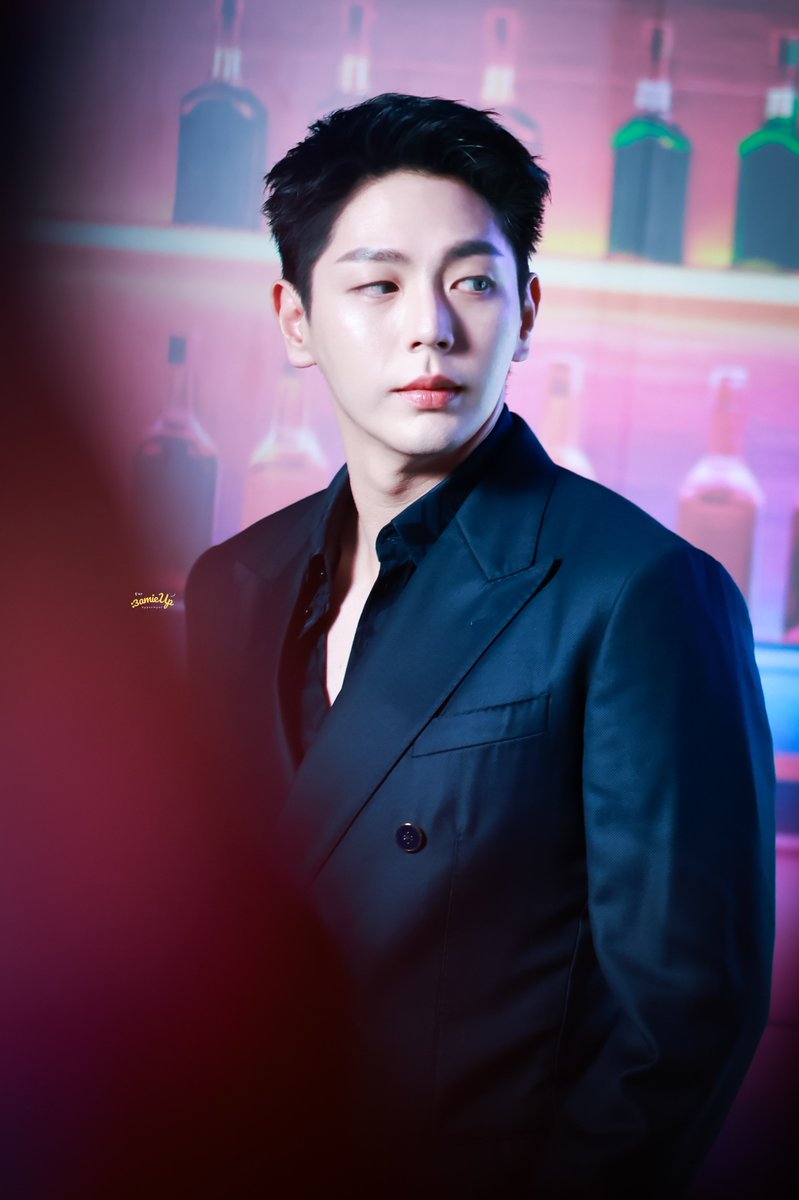หล่อมากก

UPPOOM X PRESSCON
#LoveofSilomPressCon
#uppoompat