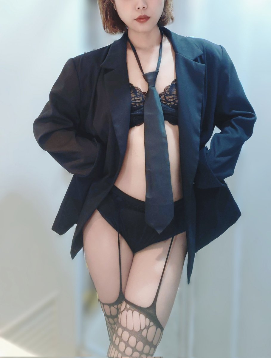 ใ ค ร ซั ก ค น บ น โ ล ก ใ บ นี้ . tweet media