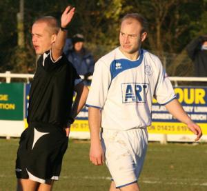 Just_Brymo's tweet image. 4.

The fastest red card in football history?

David Pratt, 2008: Chippenham Town vs Bashley.

He was sent off just 3 SECONDS after kick off for a brutal tackle.

He hadn't even touched the ball.

Some debuts, you'd rather forget.

#Football #RedCard