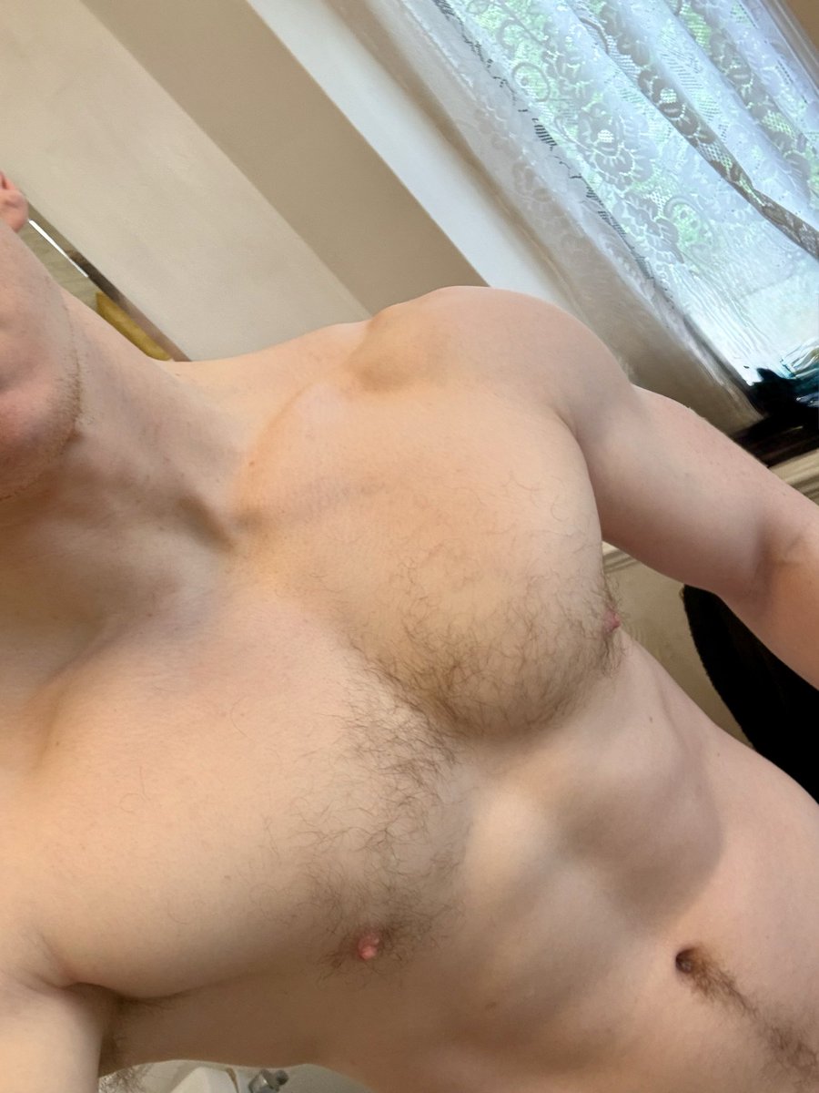 JamesBB69_'s tweet photo. What I send to you vs what I send to @justlily_x, begging on my knees.

#findom #femdom #submission https://t.co/MooDyJrUti