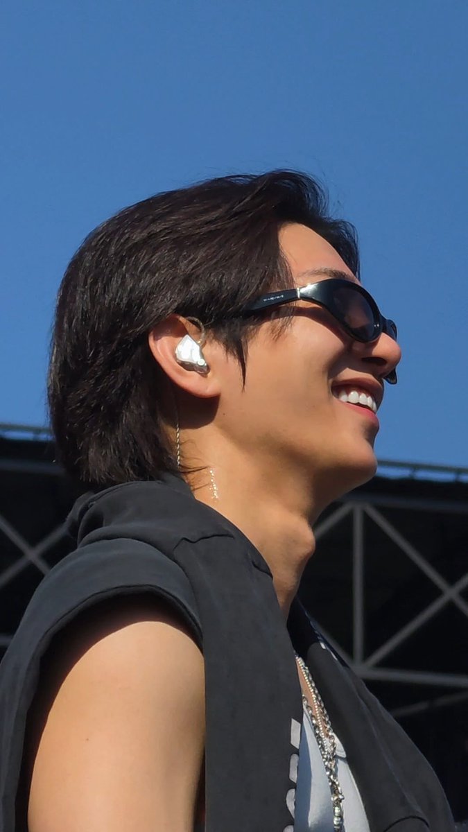 𝒜.ℛ tweet media