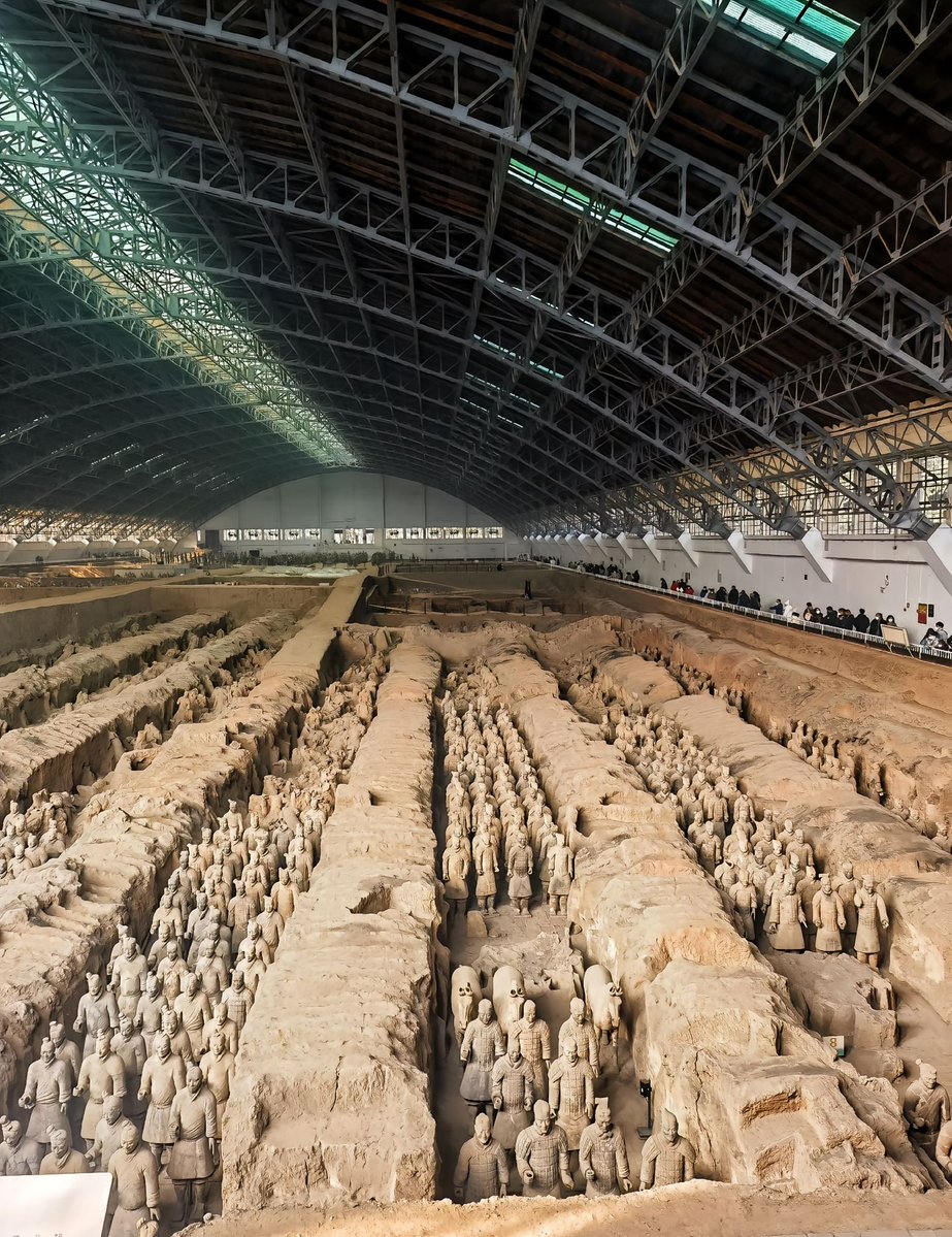 thesilkroad's tweet image. The Terracotta Warriors Museum is located in Xi'an, Shaanxi Province of China. It is a large collection of life-size sculptures in battle formations to protect Emperor Qin Shi Huang (259 - 210BC). In 1987, the Terracotta Warriors were listed in the world heritage list by #UNESCO.
