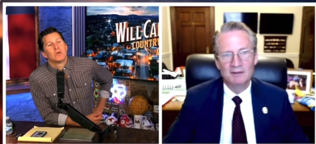 Burchett: Los ovnis no son de EE.UU., Rusia ni China: “La única otra opción es que tal vez sea algo no de este mundo o de este mundo que ha estado aquí por un tiempo.. Tienen archivos y fotos el FBI y ramas del ejército.. No estoy autorizado para describir exactamente lo que vi.”