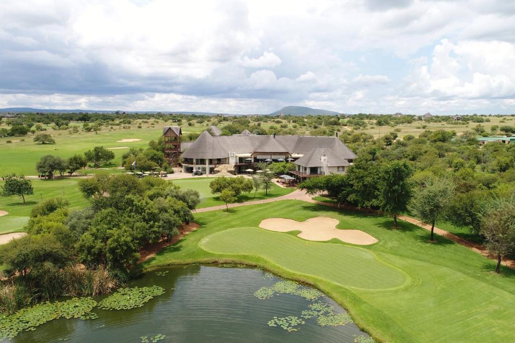 CapaWiggins's tweet photo. 🚨🍁 EXCLUSIVE MAY AUTUMN DEAL– LIMITED SPOTS! 🍁🚨
🌅 Limpopo | Mabula
🗓  01 May - 03 May 2026
🏡 2 Nights | 2 Adults 
 💸 ONLY R5 208,75(Total Stay!)
🍳 Breakfast is optional - R255
✨ Self-Catering Comfort
Whatsapp:+27 67 658 6054 https://t.co/KxZYbsGptG