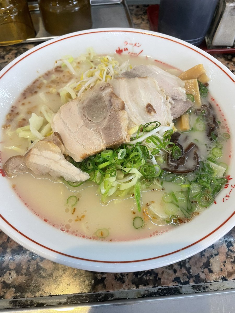 帰りに久しぶりのざぼんラーメン
今980円もするのね(๑•﹏•)