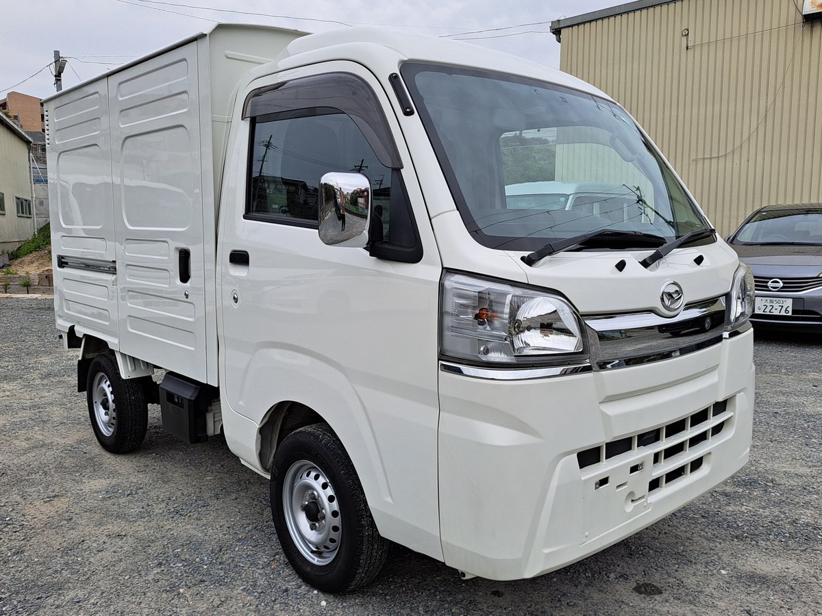 MUGURUMA63's tweet photo. トランポ売りますよ。ハイゼットトラックパネルバン
H30年式Ｓ５００Ｐ１２６０００ｋ位　
４ＡＴ　２ＷＤ　修復歴無し、キーレス、パワーウインドゥ、フルセグＴＶナビ　ＥＴＣ　ドラレコ
車検2年受けて60万円 https://t.co/xoMbajzMHP