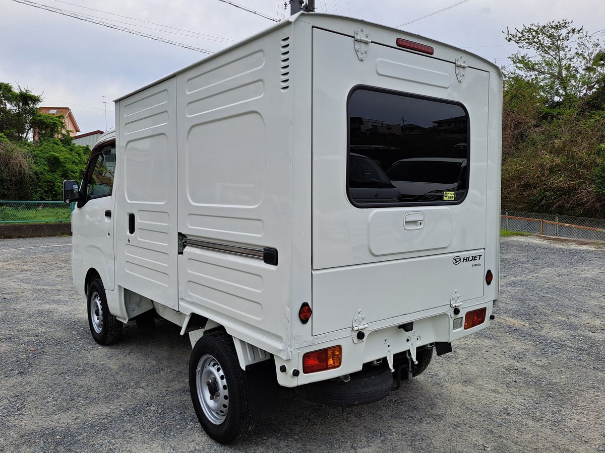 MUGURUMA63's tweet photo. トランポ売りますよ。ハイゼットトラックパネルバン
H30年式Ｓ５００Ｐ１２６０００ｋ位　
４ＡＴ　２ＷＤ　修復歴無し、キーレス、パワーウインドゥ、フルセグＴＶナビ　ＥＴＣ　ドラレコ
車検2年受けて60万円 https://t.co/xoMbajzMHP