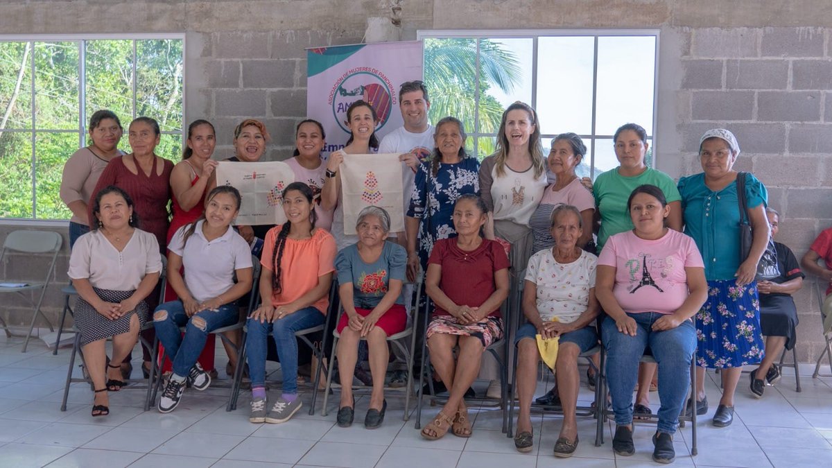 fpsnavarra's tweet photo. De Navarra a Panchimalco 👐

Representantes del Departamento de Derechos Sociales del Gobierno de Navarra han conocido el trabajo que realiza nuestra organización socia ACUA en El Salvador.

#Cooperación #CooperaciónAlDesarrollo #ElSalvador #Navarra @DSociales_na @gob_na https://t.co/1vbeSq8nlp