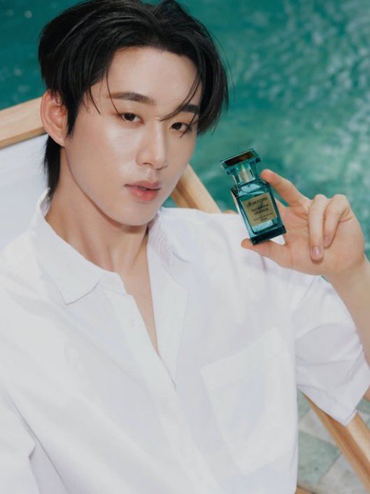 kunnu_night's tweet photo. Tom Ford เหมาะสมมาก สวยแกรมเว่อมากอ่าจิ๋ว
#est_rvp
#TFTAORMINAORANGE
#TFSOLEIL https://t.co/4UjZXneecx