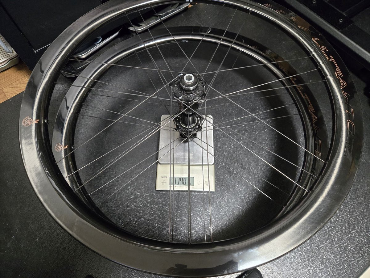 すくみずさん tweet media