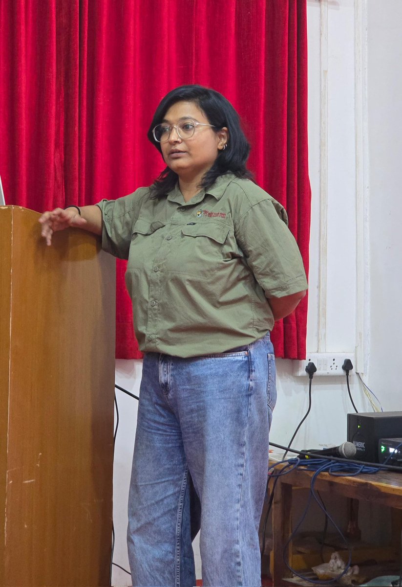 MSTrIPES's tweet photo. Day 2 technical session: Krishna Mishra breaks down line transect (Form 2) methods and protocols- key to standardized data collection and robust herbivore abundance estimation in tiger landscapes.

#AITE26 #Linetransect https://t.co/sWCzhFZ8v6