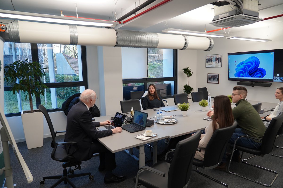 Second-year PhD students of the Central European Academy of the University of Miskolc welcomed Prof. Dr. Dr. h.c. Gerhard Dannecker (Heidelberg University) for a two-day lecture series. Thankful for the stimulating academic exchange. #CEAUM #AcademicVisit #PhDStudents