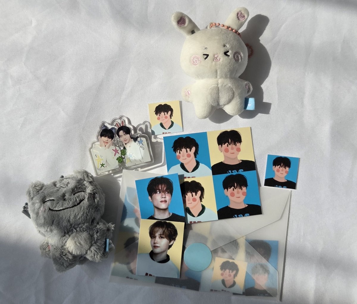 here is the preview for the freebies for tomorrow!!! 

see you all tomorrow! ✨️

#Pulse_On_Manila #TREASURE #TREASURE_PulseOnMNL #PULSE_ON_IN_MANILA