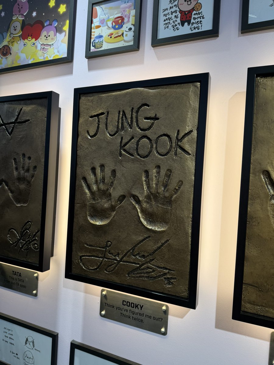 accaduto questo oggi ! ho la mano quasi come jungkook?!?