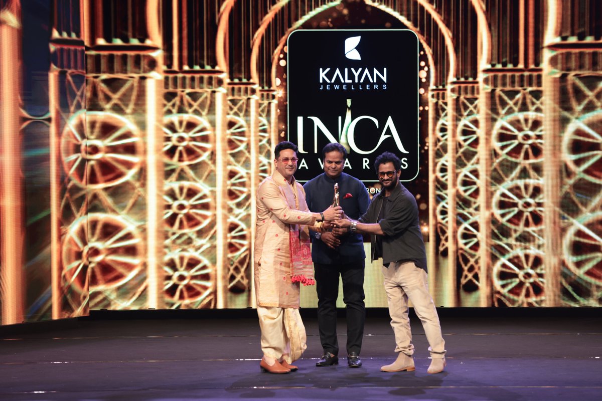 inca_original's tweet photo. A performance that balanced intensity with emotional depth, drawing you into every moment with quiet conviction.
#ravisarma wins Best Actor at INCA Awards 2026 for Rudra, delivering a portrayal that felt both powerful and deeply immersive.
A performance that stayed with you.
One Nation. One Celebration.
#INCAAwards #INCA2026 #KalyanJewellers