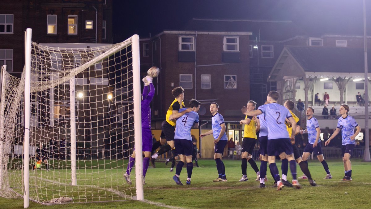 PhotoHardy's tweet photo. Action from @The_Bloaters v @MulbartonFC https://t.co/HRHpQ9uPth