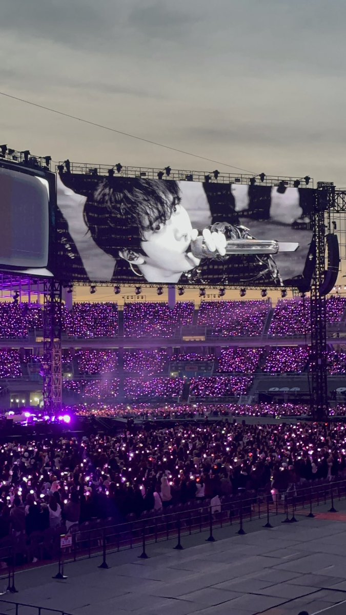 subxb0's tweet photo. 막콘에서홀린듯찍엇던얼굴 https://t.co/Dd8nHzMvEB