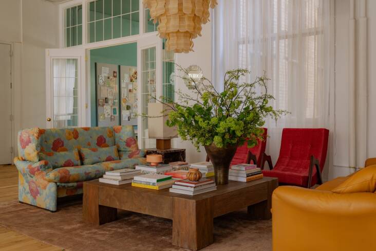 DustinMPeyser's tweet image. House of Three: NYC’s New Event Space and Creative Studio from Popup Florist dlvr.it/TS4pLQ 👉 Reveal Your ROI bit.ly/MyHomeAI 👈 #HouseOfThree #NYCEvents #CreativeStudio #PopupFlorist #EventPlanning