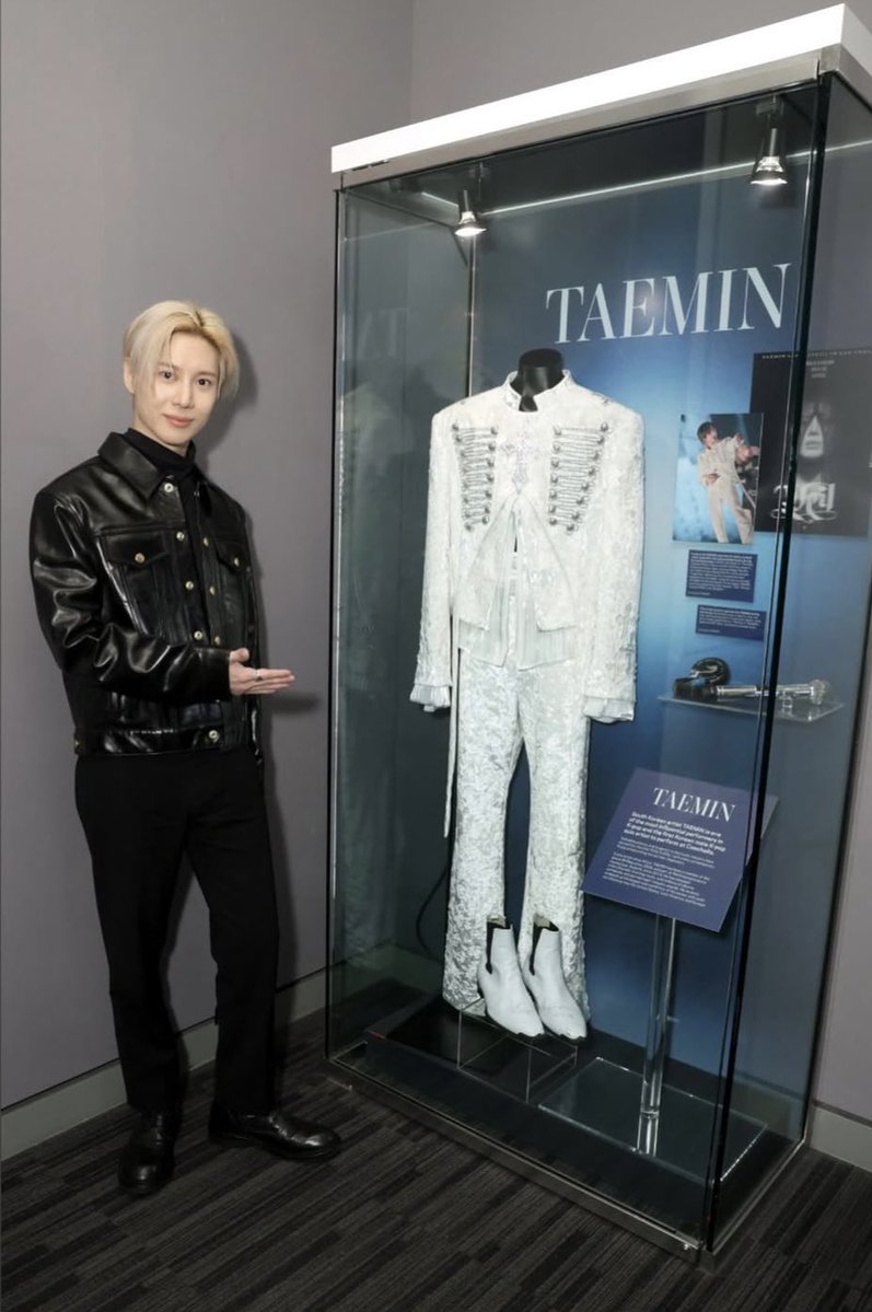 Taemin visited his ‘TAEMIN: Performer. Artist. Icon.” exhibit at the Grammy Museum 🥹🥹🥹