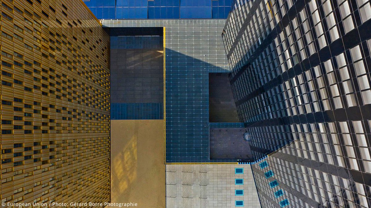 CourUEPresse's tweet image. #LaSemaineCJUE:
⚖️ 21/04 (A): Législation hongroise sur l’accès à des contenus #LGBTQ+ 🇭🇺 (C-769/22)
⚖️ 21/04 (A) : Émissions des produits du #tabac – normes ISO 🇳🇱 (C-155/24)
⚖️ 22/04 (A) : Inspections en matière de #concurrence &amp;amp; remboursement des coûts 🇪🇺 @redbull (T-682/24)