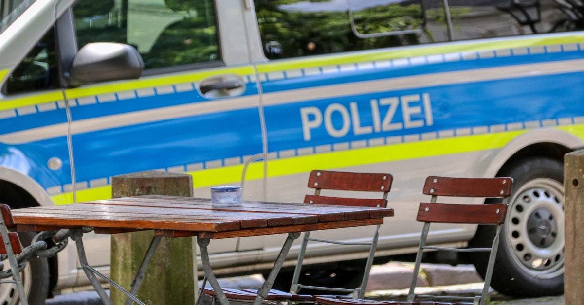 wochenblattnews's tweet image. 56-Jähriger prallt gegen Brückenpfeiler und stirbt

#Blaulicht #Göppingen #Notfälle #Unfälle #Verkehr #wochenblattnews
wochenblatt-news.de/ueberregional/…