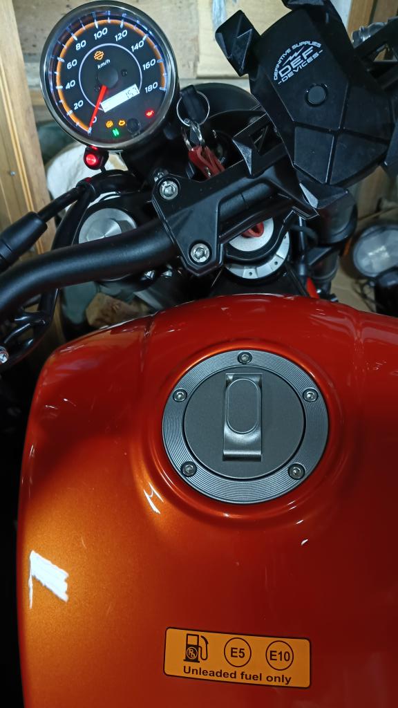 こみや tweet media