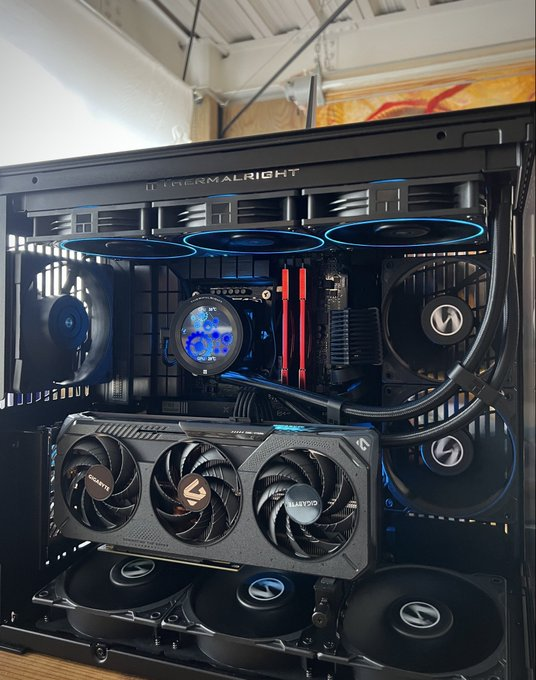 durstman's tweet photo. @Ciel_Mikamo 経理用の低予算黒PC組みました。次はCH260 whiteで組む準備をしています。 https://t.co/COVWHqre2o