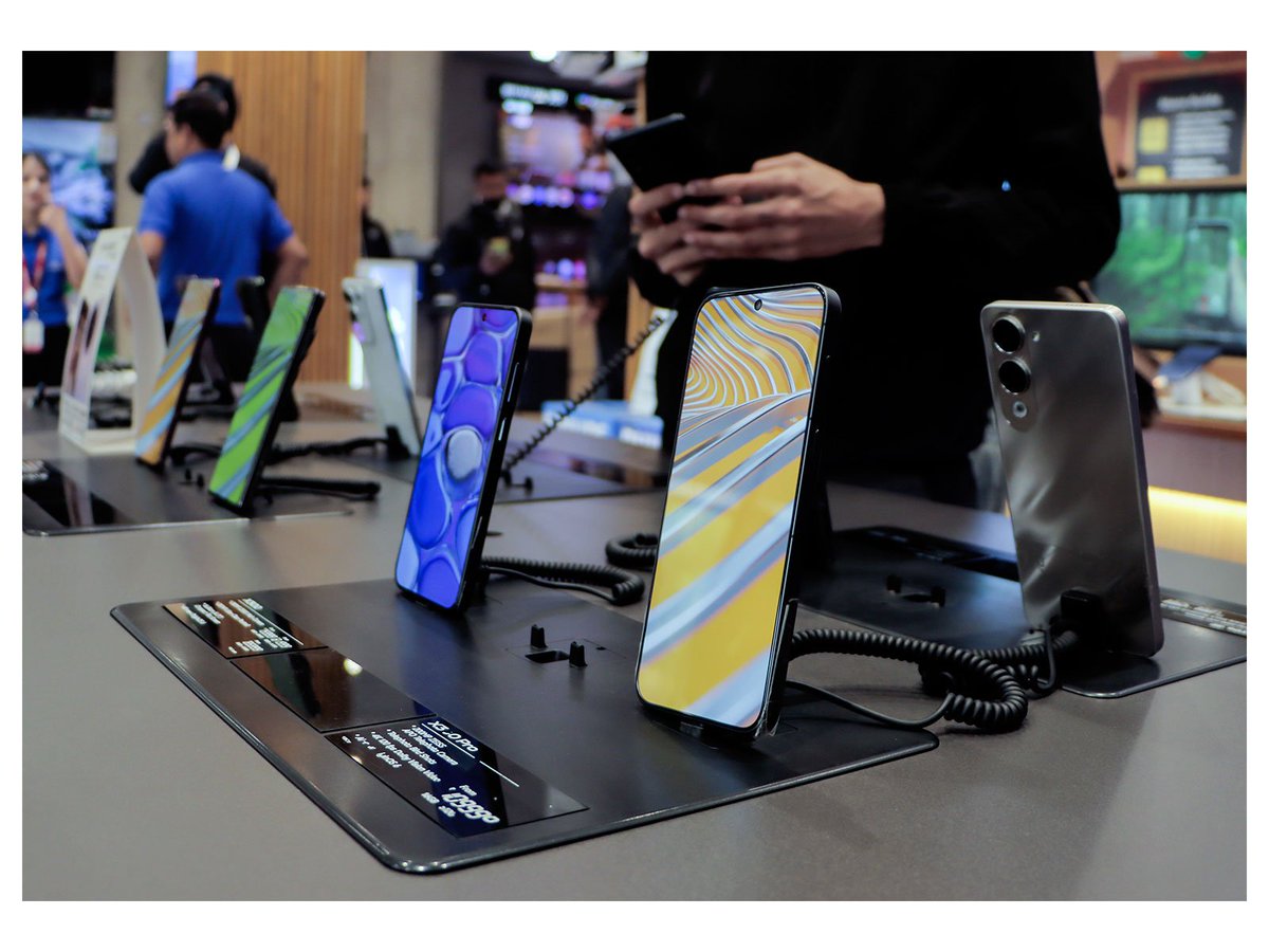 ani_digital's tweet image. India replaces China in US smartphone supply chain, captures 40% share: Report

Read @ANI Story | aninews.in/news/business/…

#Smartphone #China #US