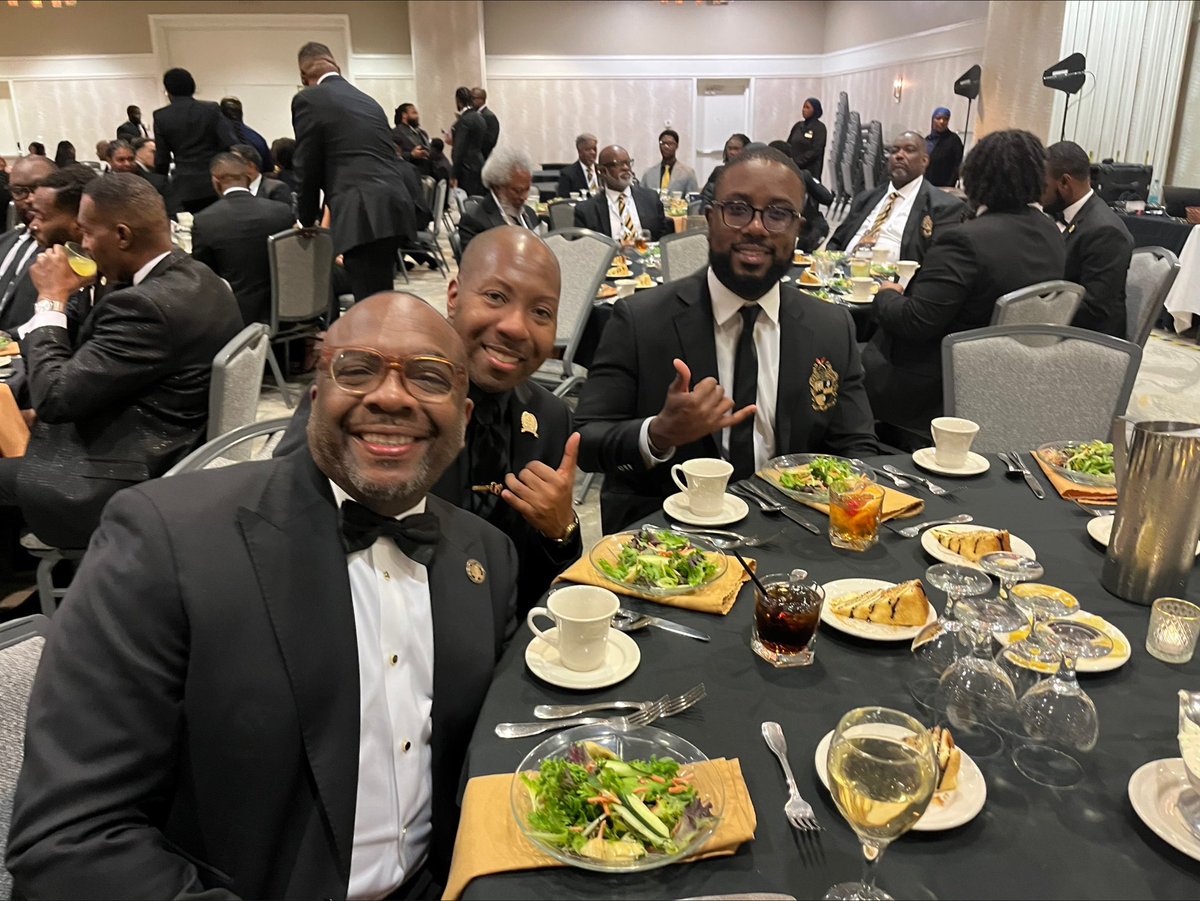sf_alphas's tweet image. The 77th Western Regional Convention of Alpha Phi Alpha Fraternity, Inc. brought together brothers from across the western region in the vibrant city of Tucson, AZ, for a weekend filled with leadership development, brotherhood, and impactful programming. 🤙🏾❄️🤙🏾 #AlphaPhiAlpha