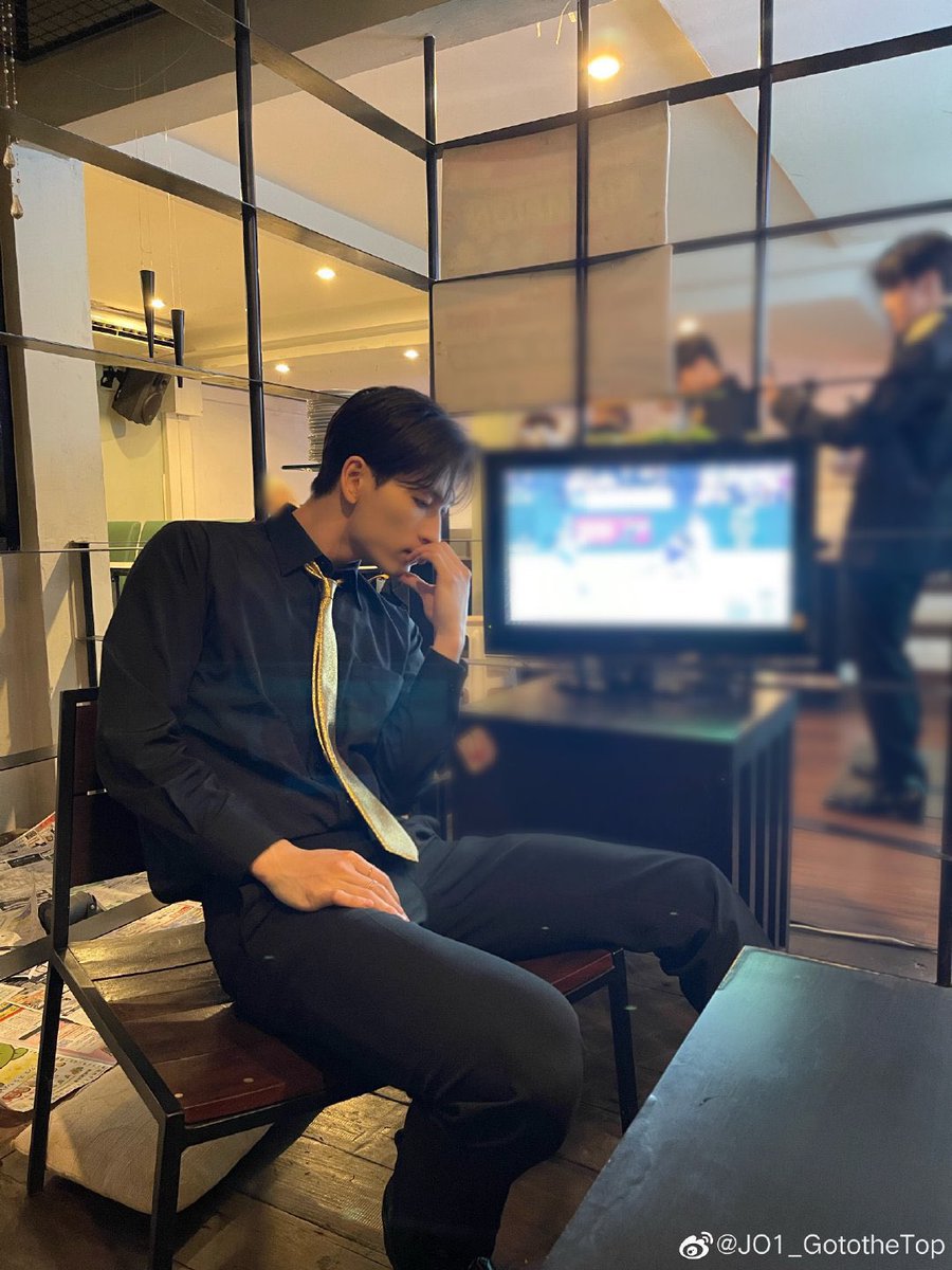 もこよ tweet media