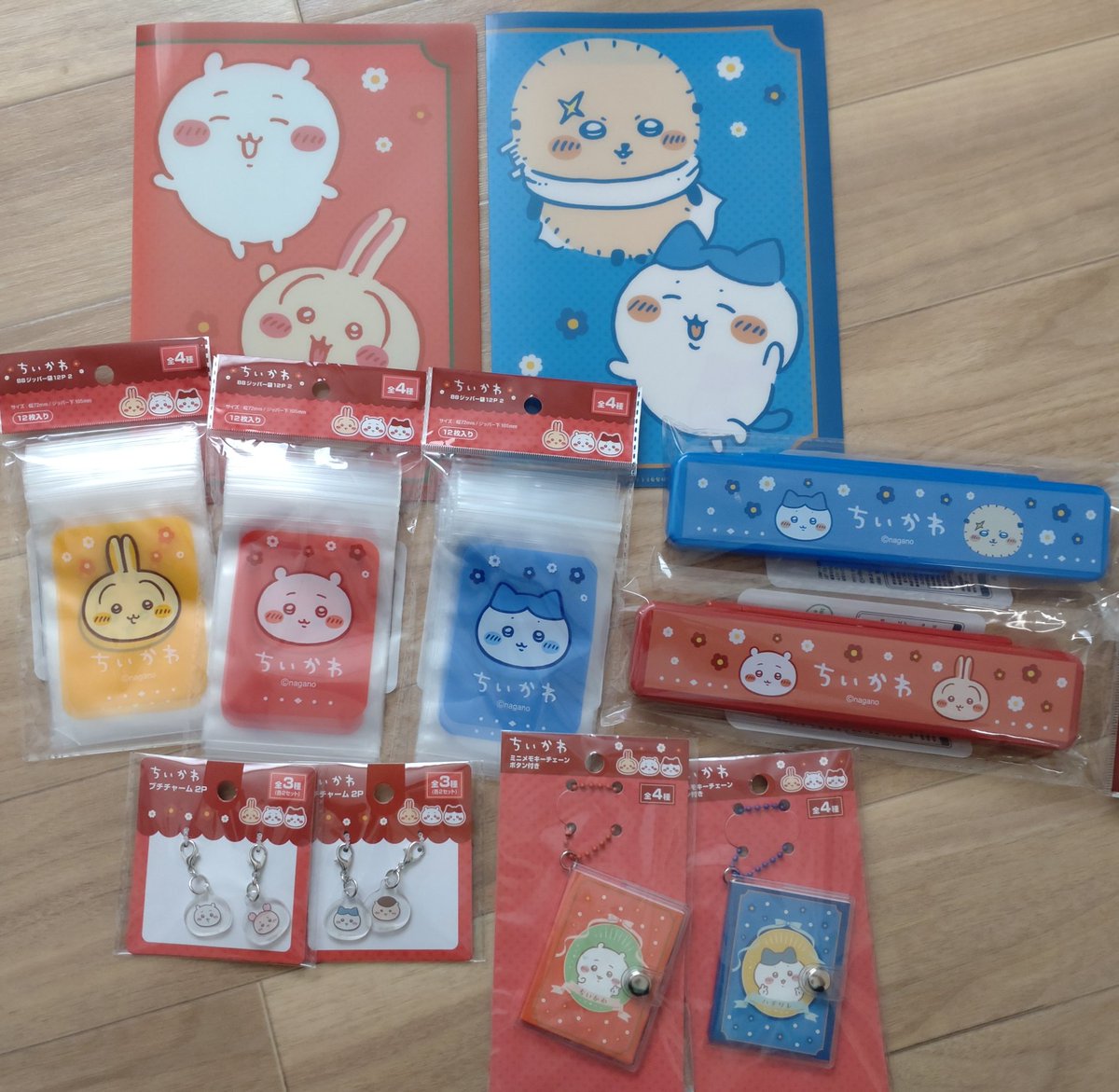 chiikawa1011's tweet photo. キャンドゥでちいかわ😄
ペンケースめっちゃかわいい♥
モモンガがぜんぶ売り切れててびっくりした💦 https://t.co/yUpXVoTbds