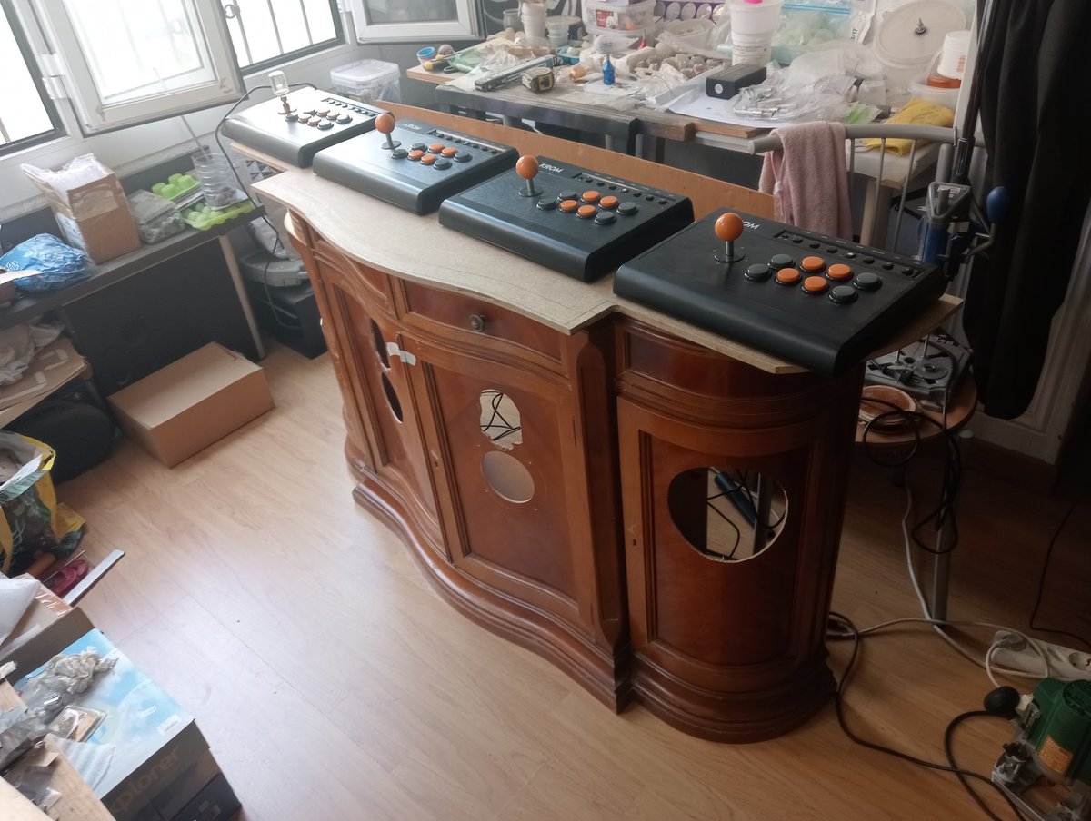 Vampiremul's tweet photo. Where some see junk, others see authentic gems!
Sometimes we're unaware of the work behind many projects. In this case, we want to pay tribute to one to which we dedicated many hours and didn't have the opportunity to give or show it the recognition it deserves https://t.co/whJskPMDGf