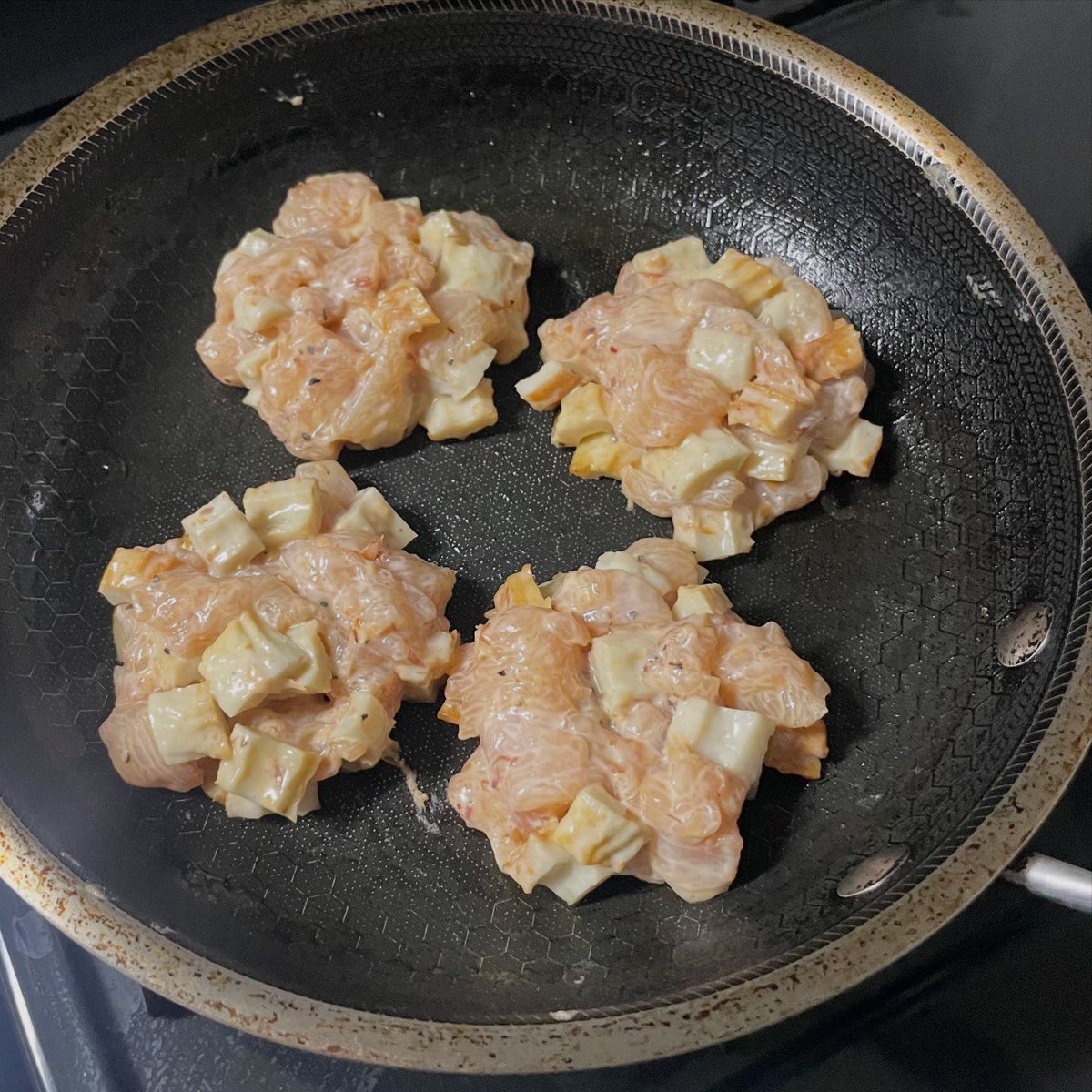 opeko9618's tweet photo. 鶏胸肉とちくわのゴロゴロ焼き弁当

鶏胸肉ということを忘れるしっとり感とちくわのプリッと感が冷めても美味しい。このボリュームで材料費100円ちょいやからね🫣 https://t.co/mP5ZyqcuOd