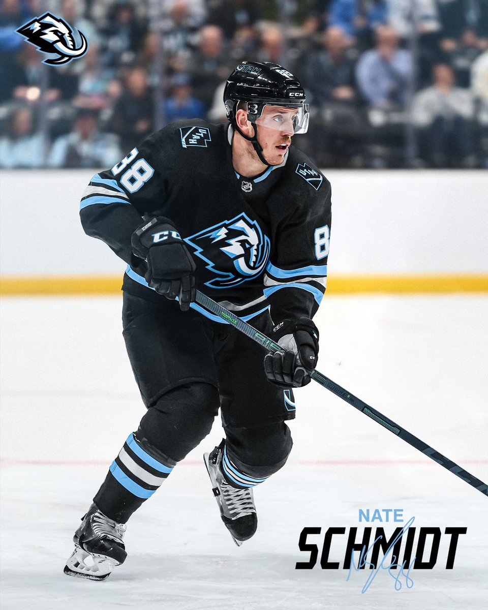 𝐄𝐦𝐨𝐭𝐢𝐨𝐧𝐚𝐥 𝐒𝐮𝐩𝐩𝐨𝐫𝐭 𝐁𝐚𝐥𝐝 - Given to our favorite bald man who supported the team both on the ice and emotionally

Congrats, Nate!