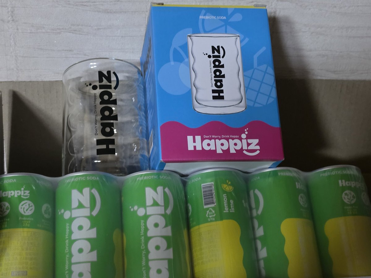 mybbok_0915's tweet image. 컵이 참 이뿌네 ^^
탄산 안 마시지만
사 놓으면 혈육들이  먹겠지??

자 롯데칠성님
이제 포카 주세용 ^^
#필릭스
#해피즈