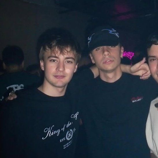 Ayeelen🐝// 𝐹𝑒𝑙𝑖𝑛𝑢𝑒𝑙 tweet media